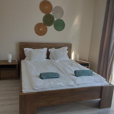 Chill House Apartman Eger Bagian luar foto